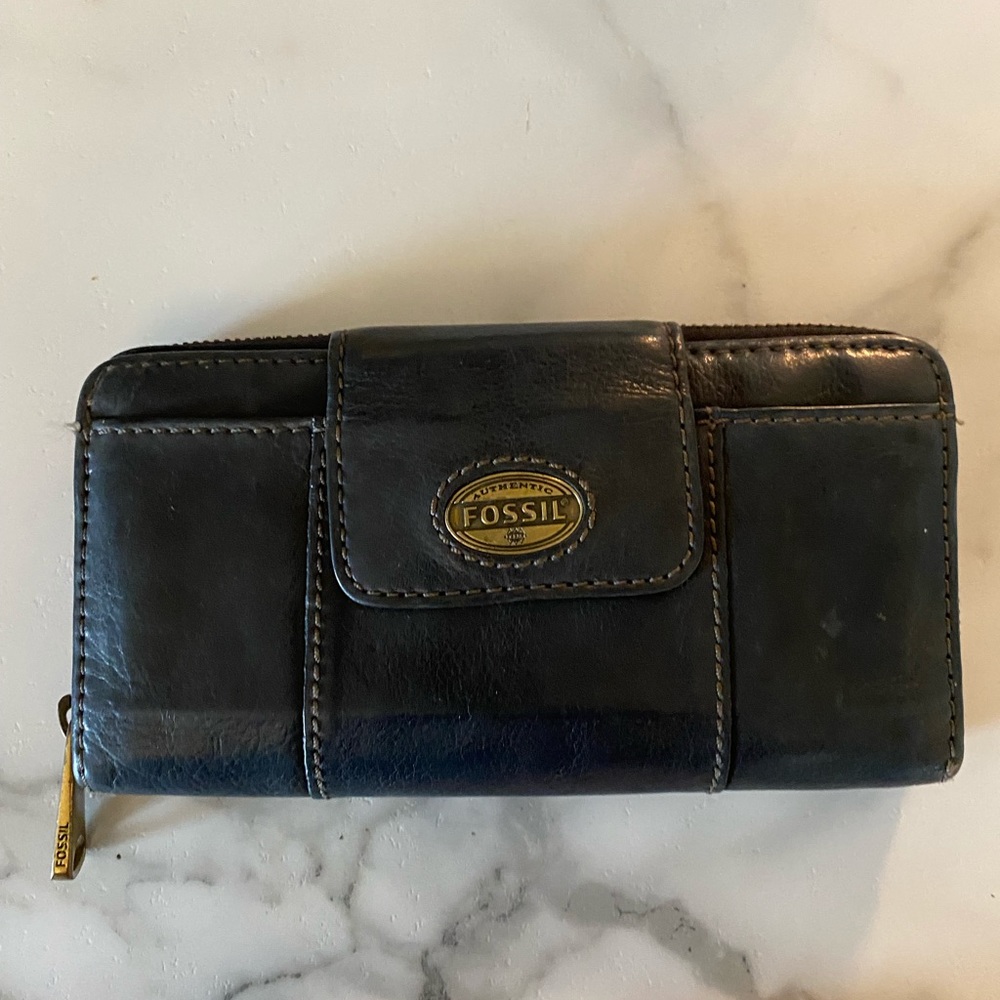 Fossil Wallet, Barely Used. - image 1